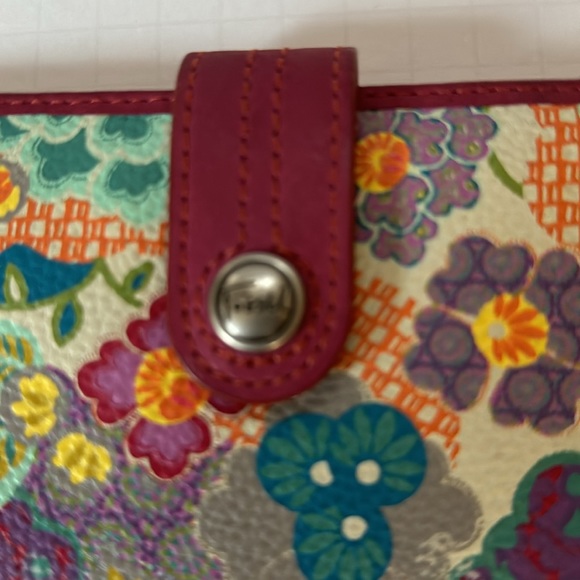 Fossil Wallet Floral Multi Color Faux Leather - Picture 9 of 9